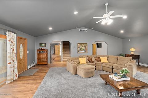 358 Potter Pl, Stanton, MI 48888 photo 8