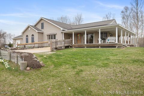 358 Potter Pl, Stanton, MI 48888 photo 1