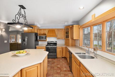 358 Potter Pl, Stanton, MI 48888 photo 9