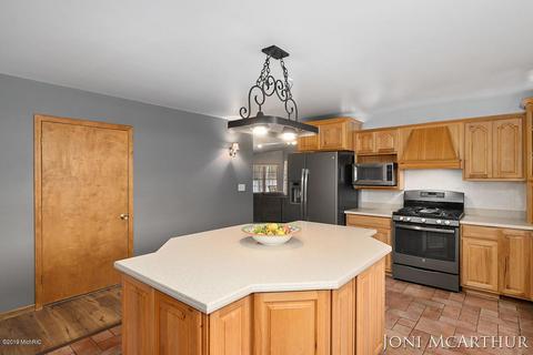 358 Potter Pl, Stanton, MI 48888 photo 12
