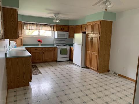 646 E Clay St, Schoolcraft, MI 49087 photo 6