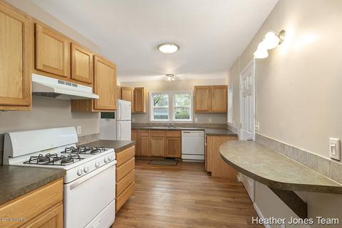 710 S Front St, Belding, MI 48809 photo 9