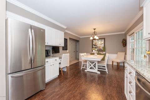 262 Golfview Dr, Plainwell, MI 49080 photo 14