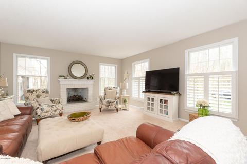 262 Golfview Dr, Plainwell, MI 49080 photo 8