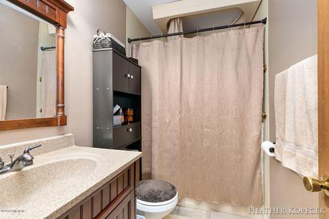 520 Spring St, Lowell, MI 49331 photo 10