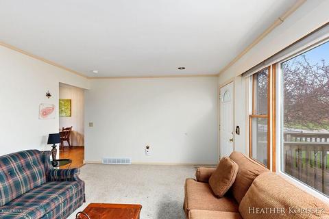 520 Spring St, Lowell, MI 49331 photo 5