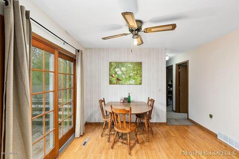 520 Spring St, Lowell, MI 49331 photo 9