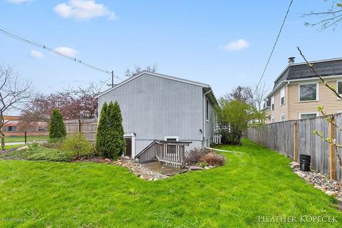 520 Spring St, Lowell, MI 49331 photo 18