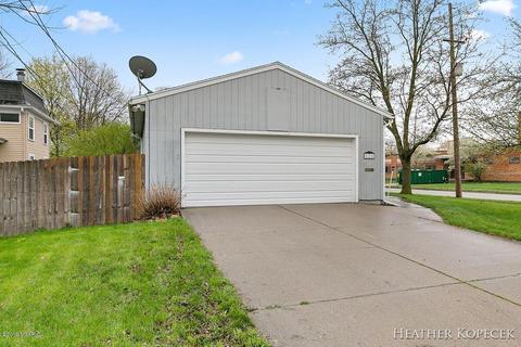 520 Spring St, Lowell, MI 49331 photo 20