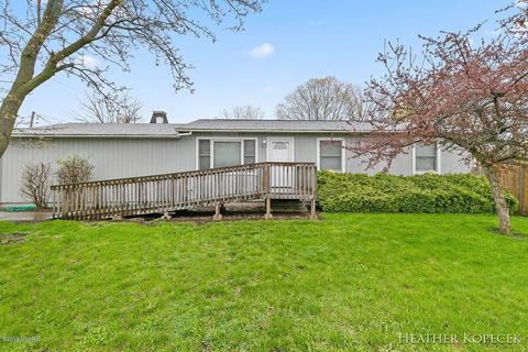 520 Spring St, Lowell, MI 49331 photo 1