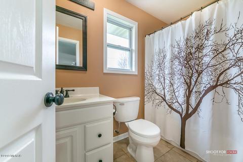 9176 Meadows Pointe Dr, Allendale, MI 49401 photo 16