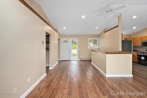 1030 E Main St, Lowell, MI 49331 photo 4