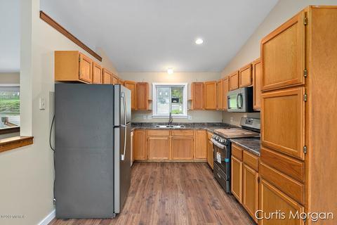 1030 E Main St, Lowell, MI 49331 photo 7