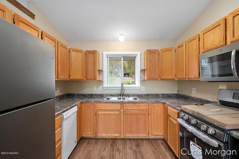 1030 E Main St, Lowell, MI 49331 photo 5
