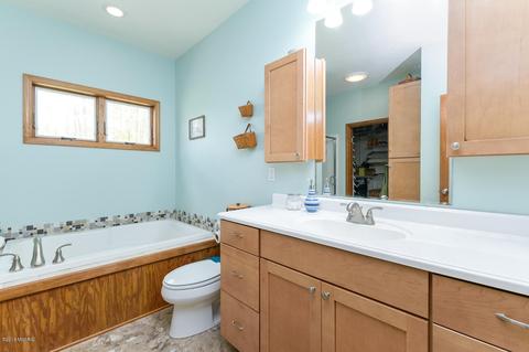 142 Hickory Hls, Marshall, MI 49068 photo 21