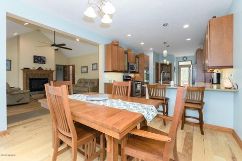142 Hickory Hls, Marshall, MI 49068 photo 9