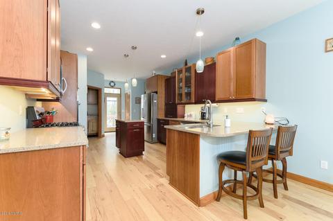 142 Hickory Hls, Marshall, MI 49068 photo 10