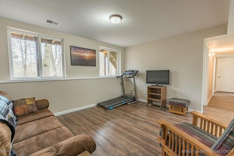 1107 Blaine Ave, Belding, MI 48809 photo 21