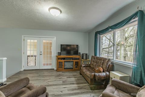 1107 Blaine Ave, Belding, MI 48809 photo 5