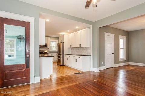 324 E Hanover St, Marshall, MI 49068 photo 9