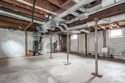 324 E Hanover St, Marshall, MI 49068 photo 37