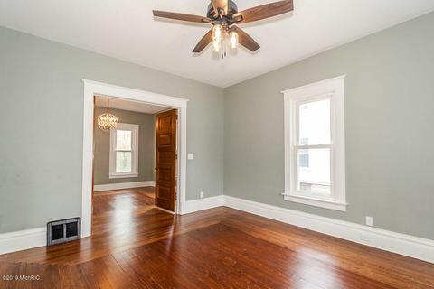 324 E Hanover St, Marshall, MI 49068 photo 16