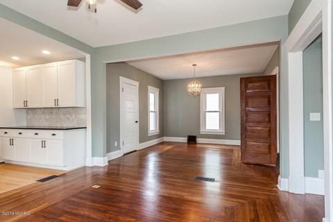 324 E Hanover St, Marshall, MI 49068 photo 12