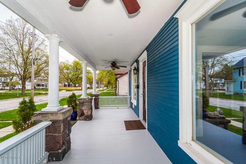 324 E Hanover St, Marshall, MI 49068 photo 2