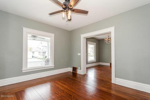 324 E Hanover St, Marshall, MI 49068 photo 18