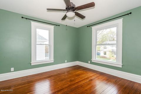 324 E Hanover St, Marshall, MI 49068 photo 32