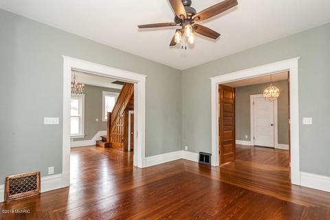 324 E Hanover St, Marshall, MI 49068 photo 17