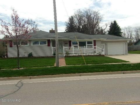 545 First St, Manistee, MI 49660 photo 1