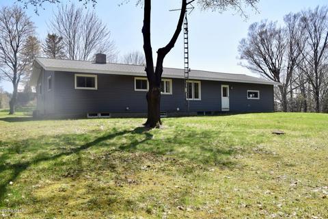 454 E Preuss Rd, Manistee, MI 49660 photo 3