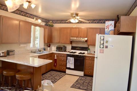 454 E Preuss Rd, Manistee, MI 49660 photo 6