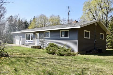 454 E Preuss Rd, Manistee, MI 49660 photo 2