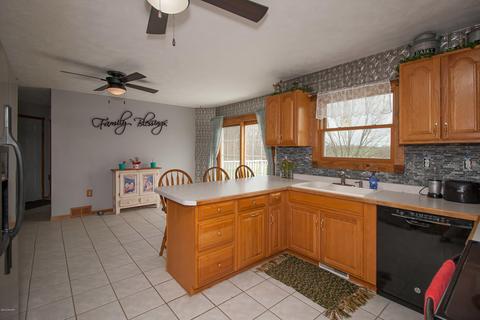 548 Groat Rd, Dowling, MI 49050 photo 4