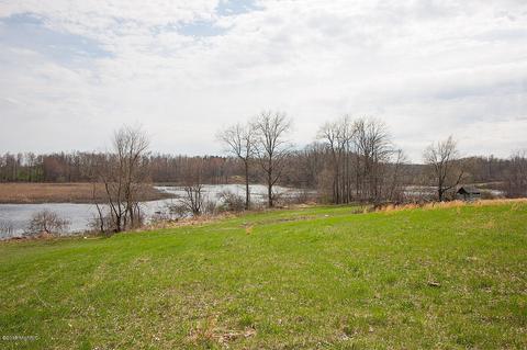 548 Groat Rd, Dowling, MI 49050 photo 2