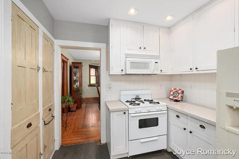 722 S Broas St, Belding, MI 48809 photo 9