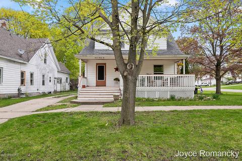 722 S Broas St, Belding, MI 48809 photo 3