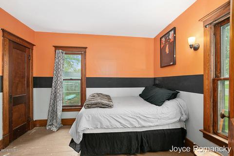 722 S Broas St, Belding, MI 48809 photo 12