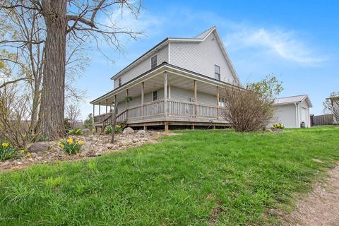 3051 E 8th St, White Cloud, MI 49349 photo 1