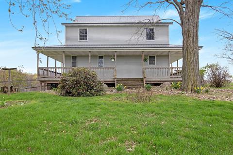 3051 E 8th St, White Cloud, MI 49349 photo 2