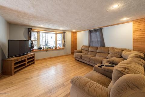 735 E Green St, Marshall, MI 49068 photo 5