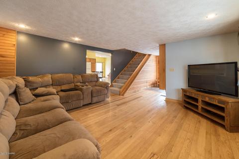 735 E Green St, Marshall, MI 49068 photo 6