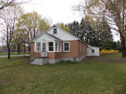 604 E Spring St, Whitehall, MI 49461 photo 1