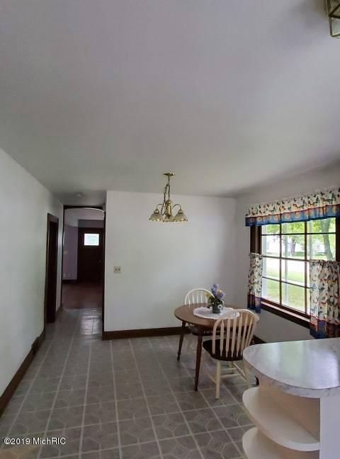 604 E Spring St, Whitehall, MI 49461 photo 4