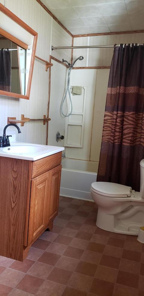 414 W Washington St, Belding, MI 48809 photo 10