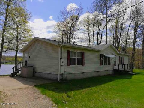 7607 E 5 Mile Rd, White Cloud, MI 49349 photo 4