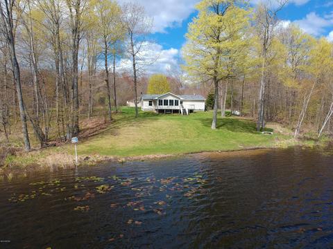 7607 E 5 Mile Rd, White Cloud, MI 49349 photo 10
