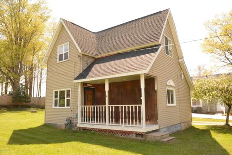 407 Beulah St, Belding, MI 48809 photo 1